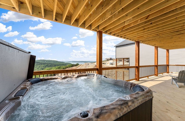 Lake Views, Private Hot Tub, Pool and Sleeps 24!
