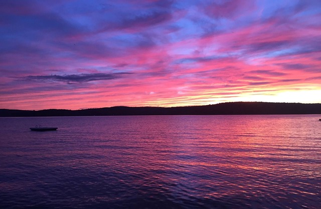 Lake Wallenpaupack Lakefront Home With 4 master bedrooms facing lake