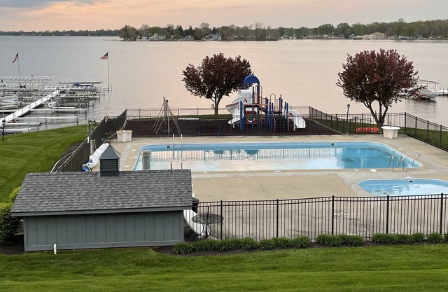 Lake Wawasee Condo with Pool