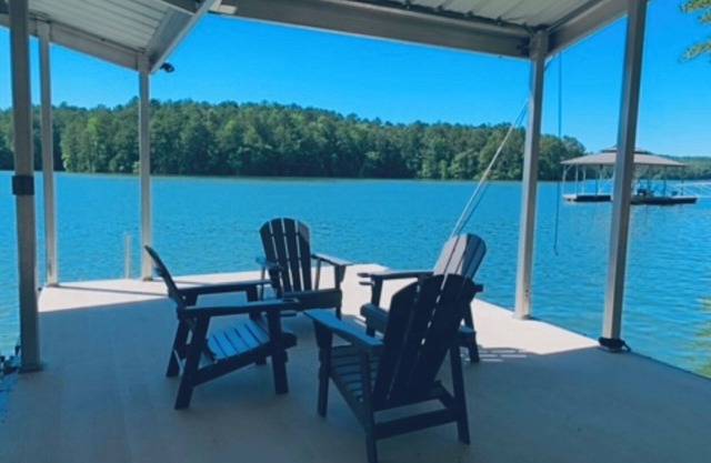 Pinewood Lake Wedowee Retreat