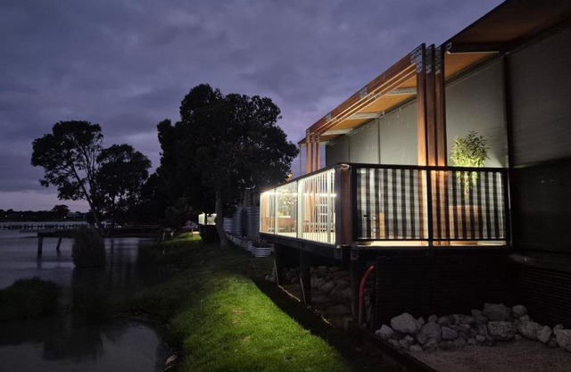 Lake Wellington Luxury Retreat