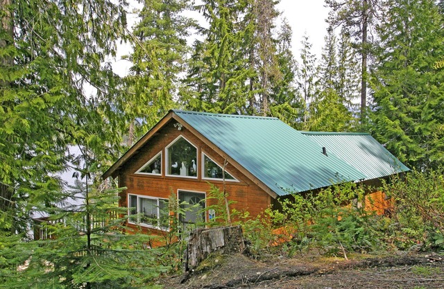 Lac Wenatchee Getaway - Lakefront Weekend Hideout