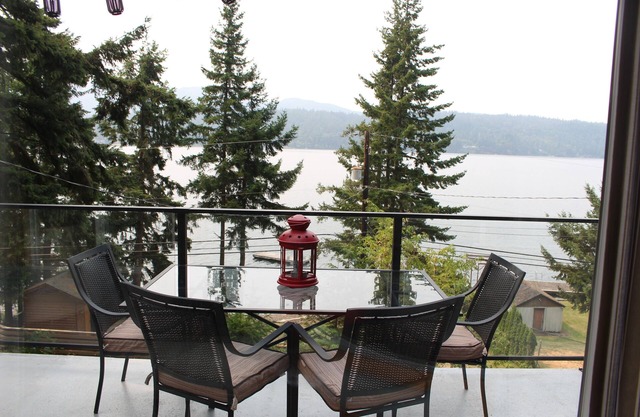 Lake Whatcom, maison contemporaine, 100 'plage privée, quai, et kayaks