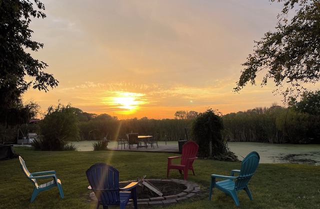 Lake Winnebago-Oshkosh House with Water Access~Private Boat Dock and Large yard
