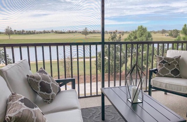 Lakefront 2 BR Condo In Lakewood National