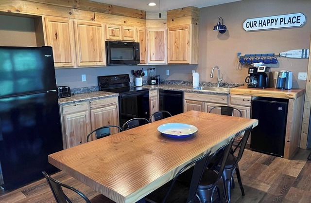 Lakefront 2bdr/2bath Villa on Table Rock Lake Short commute to Branson & SDC