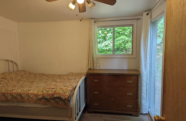 Lakefront 3 bdrm Getaway, north Muskoka near Huntsville