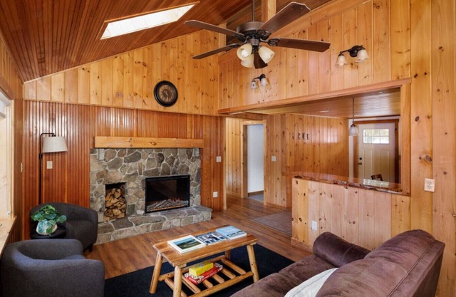 Lakefront 3 Bedroom Log Cabin