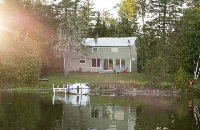 Lakefront-4 Season- Northern Maine Cottage