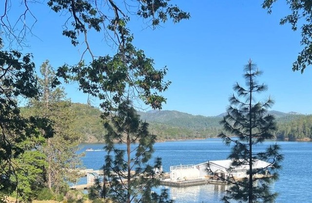 Lakefront, 50 Guests, Paradise Estates, Reunions - , Weddings, Work Retreats
