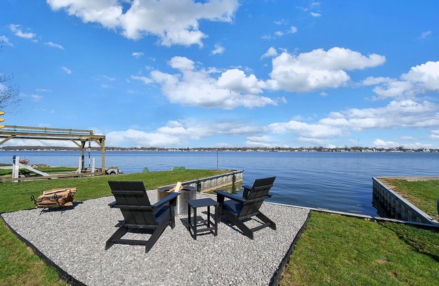 Lakefront Airstream Retreat at Buckeye Lake