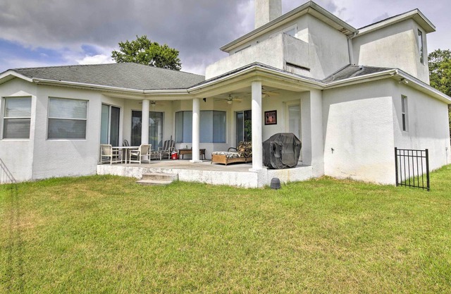 Lakefront Apt w/ Peaceful Balcony + Lake Views!