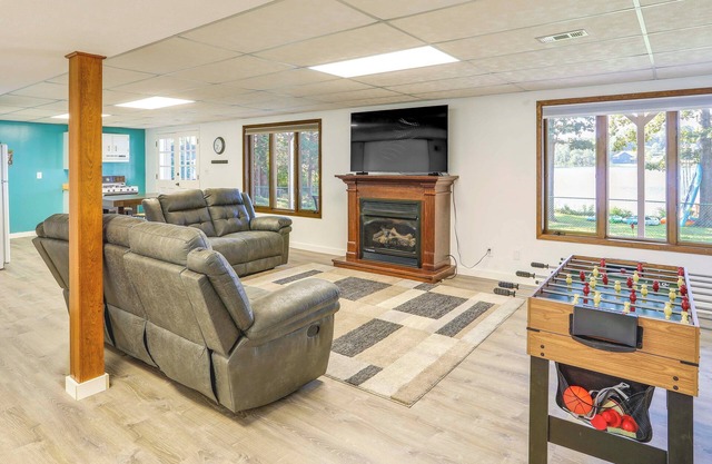 Lakefront Arkansas Escape w/ Grill, Dock & Kayaks!