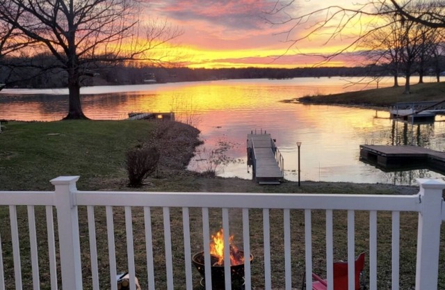 Au bord du lac d'Egypte 8 personnes! Dock / Kayak / Paddleboard, la maison sur un seul niveau!