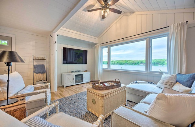 Lakefront Battle Creek Home w/ Fishing Dock!