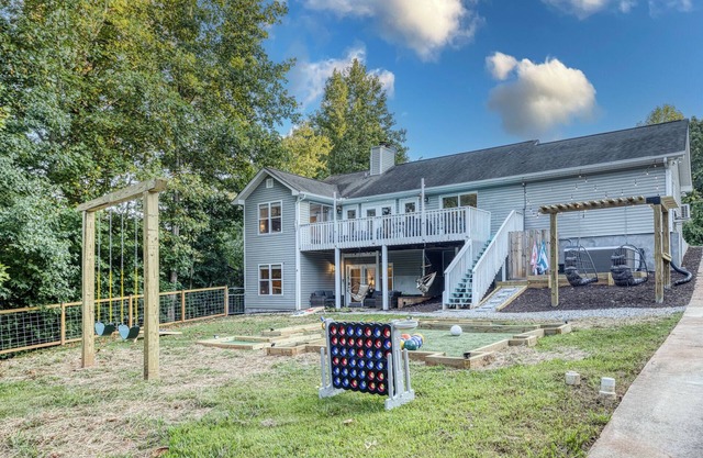 Lakefront, Boat Dock, Game Room, Backyard Oasis