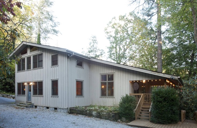 Chalet au bord du lac, 2 chambres en bas, 2 à l'étage dans le loft - 8 personnes