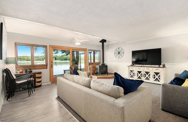 Lakefront Cabin - Kayaks, Grill, Firepit - Casita Linda