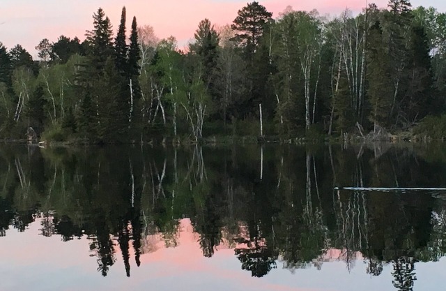 Cabaña frente al lago en una península privada en el Mississippi