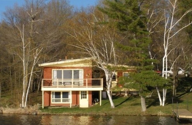 Chalet au bord du lac sur le magnifique lac Big Pine