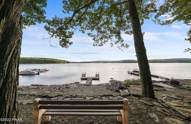 Lakefront Cabin on Lake Wallenpaupack!