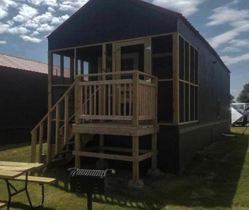 Lakefront Cedar Cabin - 10
