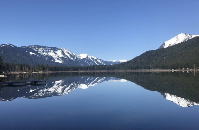 Lakefront Chalet w/ Hot Tub, EV Charger, King bed, Dock, Dogs OK!