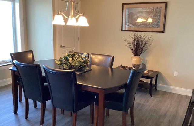 CONDO LAKEFRONT # 204 * 2BR / 2 BA SLEEPS 4