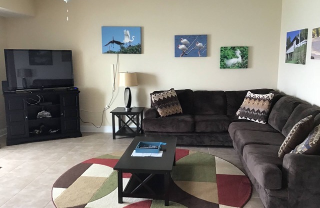 CONDO LAKEFRONT # 308 * 2BR / 2 BA 4 PERSONNES