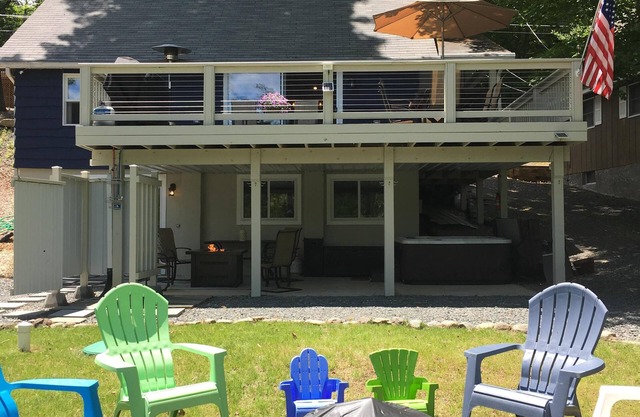 Cottage au bord du lac / entièrement rénové / moderne / bain à remous / sur le lac Wallenpaupack