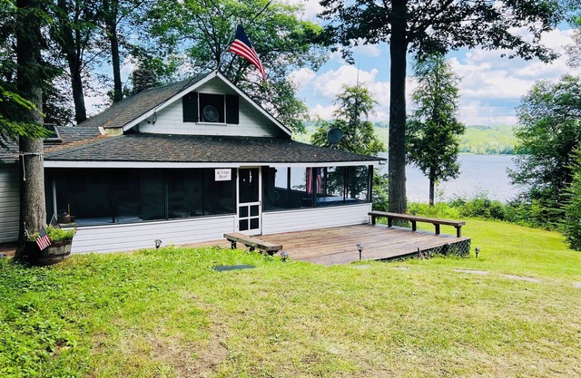 Lakefront Cottage sur la baie sud du lac Memphrémagog