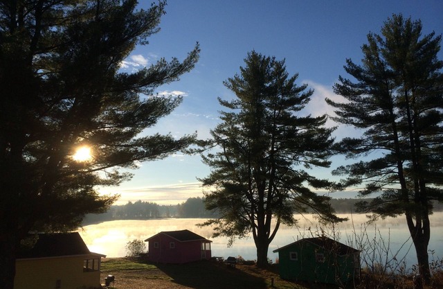Lakefront Chalet Animaux encore juste $ 595. 00 pour une semaine !!!!
