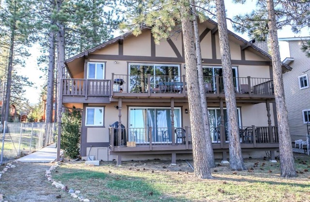 Lakefront Cottage