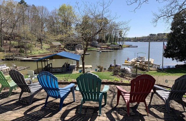 Lakefront Cottage