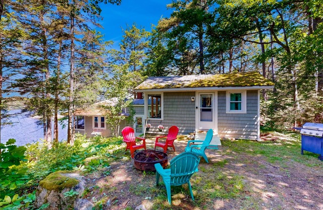 NOUVELLE LISTE! Chalet au bord du lac avec quai et île à Biscay Pond, véranda