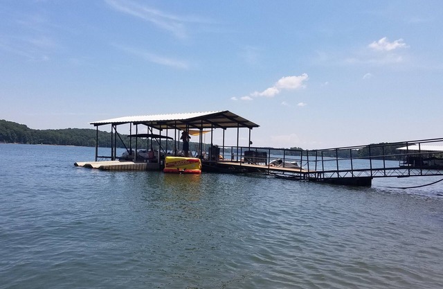 Lakefront Dream-2 kitchens, fire pit, pets ok, Clemson & Bulldog game Homebase