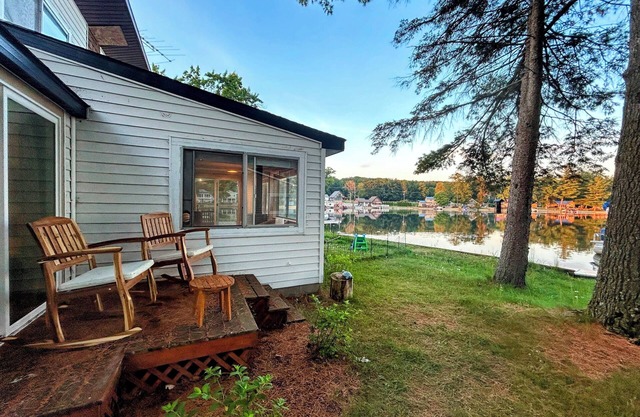 Lakefront Family-Friendly Hideaway by Hygge Homes