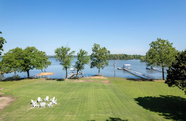 Lakefront Escape w/ Private Dock + Game Room – Peace of Grand