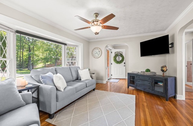 Oak Hollow Lakeside: 180-degree Lake Views, Marina, Fast WiFi, & 3 mi. from HPU!