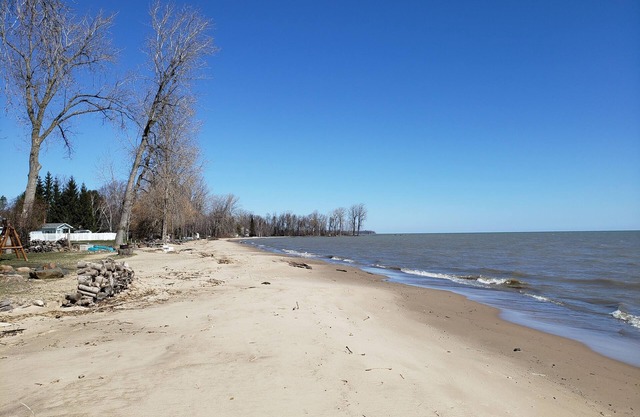 Hideaway au bord du lac avec magnifique lever de soleil et plage privée!