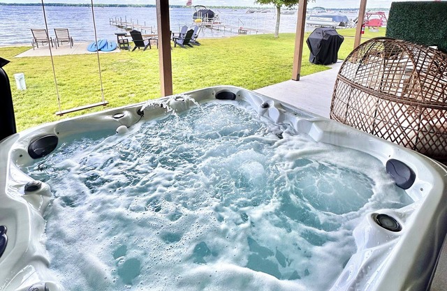 Lakefront Home: Hot Tub, Paddle Boards, Game Room