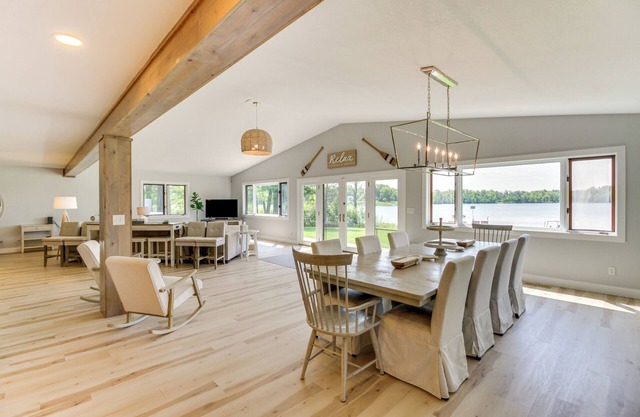 Lakefront Home on 17 Acres: 9 Mi to Dtwn Brainerd!