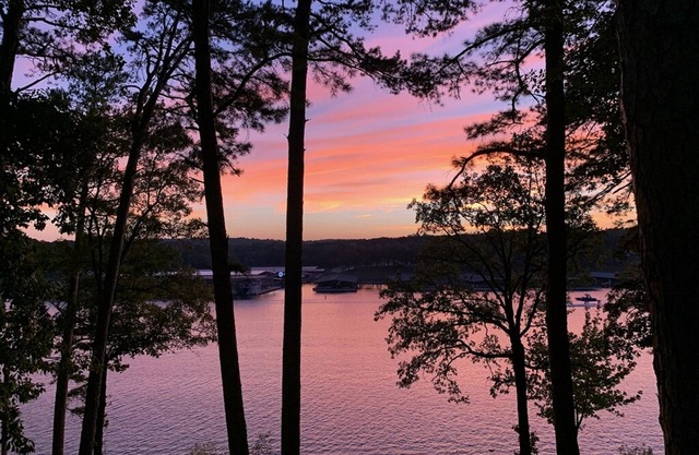 Nouvelle inscription, maison au bord du lac sur le lac Greers Ferry!