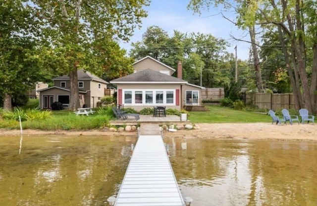 Lakefront Home - Pontoon & Private Beach - Minutes to Breweries, Shopping & More