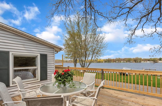 Remodeled Waterfront house w dock on Ratigan Lake in Ada, Michigan