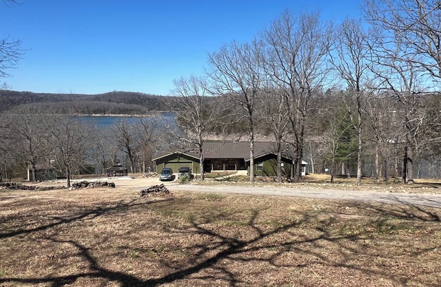 LAKEFRONT HOME - TABLE ROCK LAKE