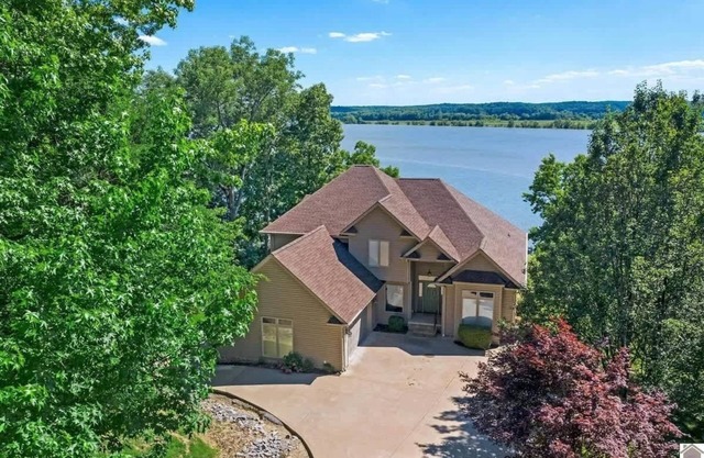 Lake front~Home Theater~Pool Table