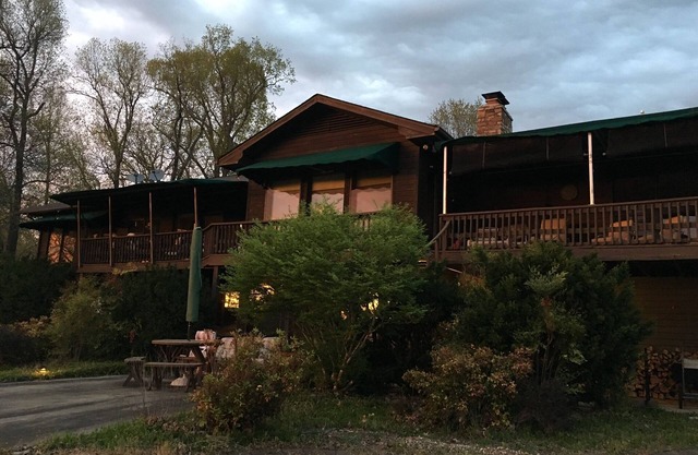 Maison au bord du lac avec un accès facile au lac Norfork