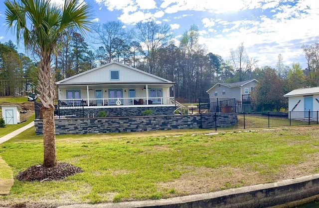 New Lakefront Home on Lake Sinclair