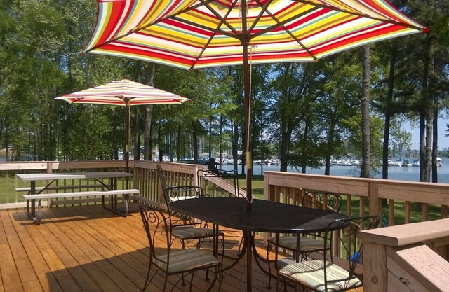 Get-A-Way Lake Front parfait pour les pêcheurs, les familles et les chasseurs